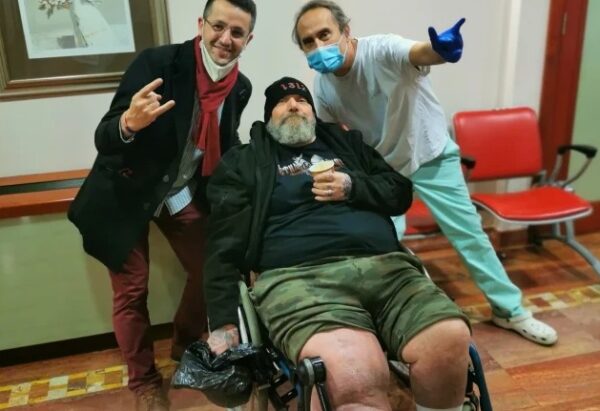 Paul Di'anno recebe o apoio de amigos da banda - Foto: reprodução
