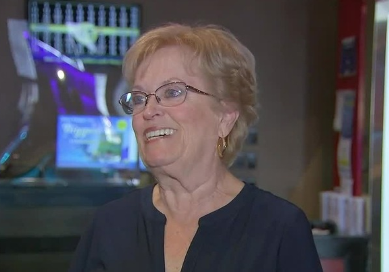 Shirley recebeu o bilhete de presente de um cliente na lotérica que trabalhava - Foto: reprodução