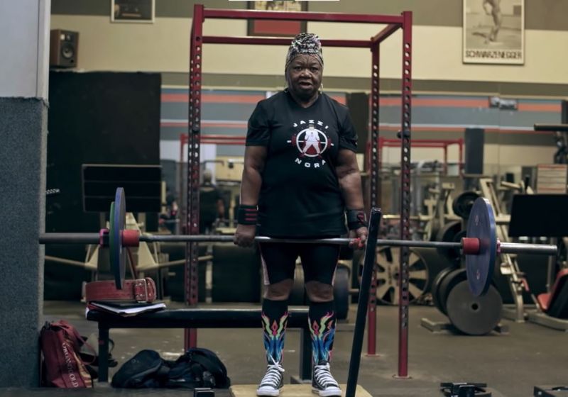 Ela começou a treinar aos 65 anos de idade e estava bem fora de forma. Foto: Divulgação