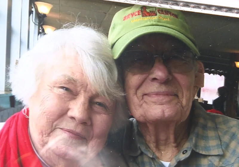 Casal junto há 75 anos, ganhou surpresa de família e comemorou as bodas na escola onde eles se conheceram - Foto: arquivo pessoal