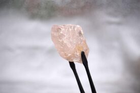 O diamante rosa puro - Foto: Lucapa Diamond Company Limited/AFP