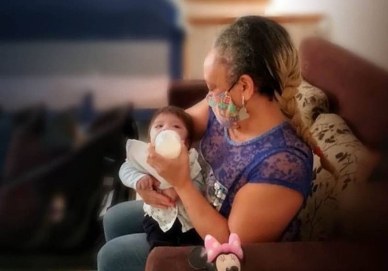 Quando Marina soube que o menino que ela cuidou na UTI iria para um abrigo, não pensou duas vezes e correu para adotar o bebê - Fotos: Arquivo Pessoal