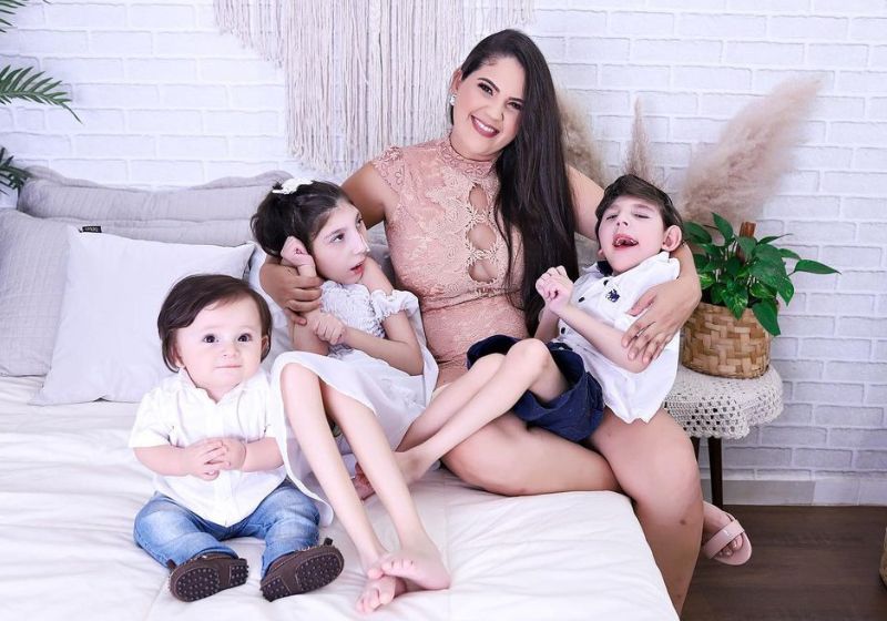 “Amo ser mãe, amo ser mãe da Gabi, do Vitinho, do Léo, do jeitinho que eles são". Foto: Arquivo Pessoal
