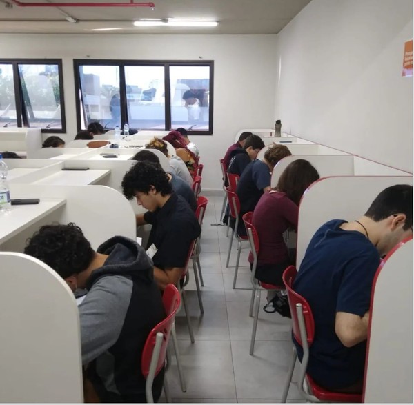 Os alunos passaram por 3 etapas nacionais até chegarem a final - Foto: arquivo pessoal