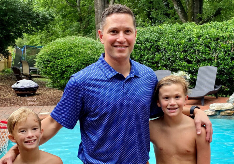 Os meninos utilizaram técnicas que viram em filme para salvar o pai de um afogamento - Foto: arquivo pessoal