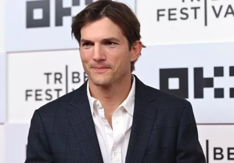 Ashton Kutcher revelou como superou a vasculite, uma doença autoimune que limitou visão, audição e movimentos dele por dois anos - Foto: reprodução