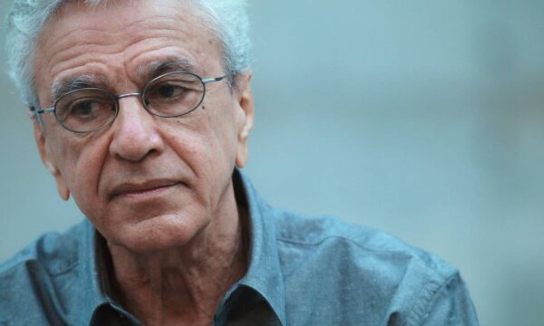 Caetano Veloso no filme 'Narciso em férias' — Foto: Fernando Young / Divulgação