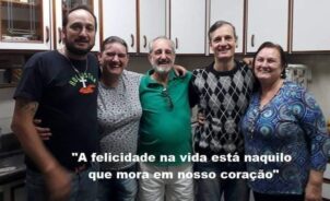 A alegria do seu Antônio Bettoni (de camiseta verde )era a marca registrada dele e é com essa mesma alegria que a família celebra o Dia dos Pais - Foto: arquivo pessoal
