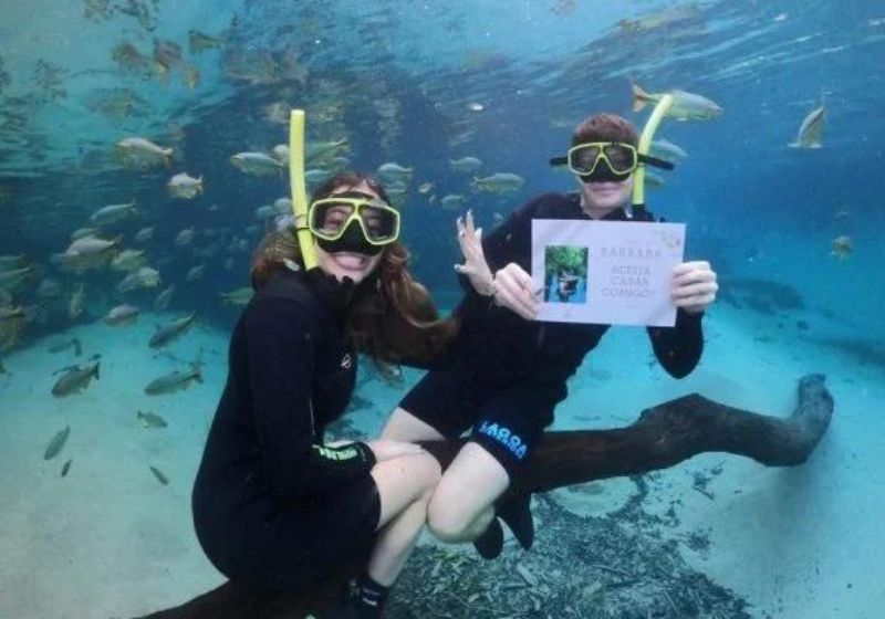 Os dois estão juntos há dois anos e namorada não esperava pelo incrível pedido de casamento. Foto: Arquivo Pessoal