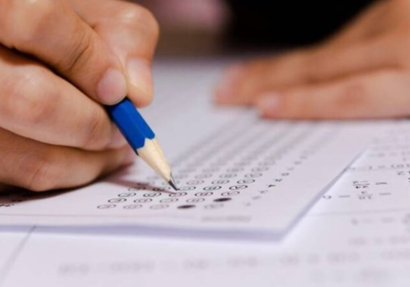 O edital do concurso do INSS foi publicado nesta quinta-feira e traz a oportunidade de mil vagas em todo o Brasil - Foto: Getty Images