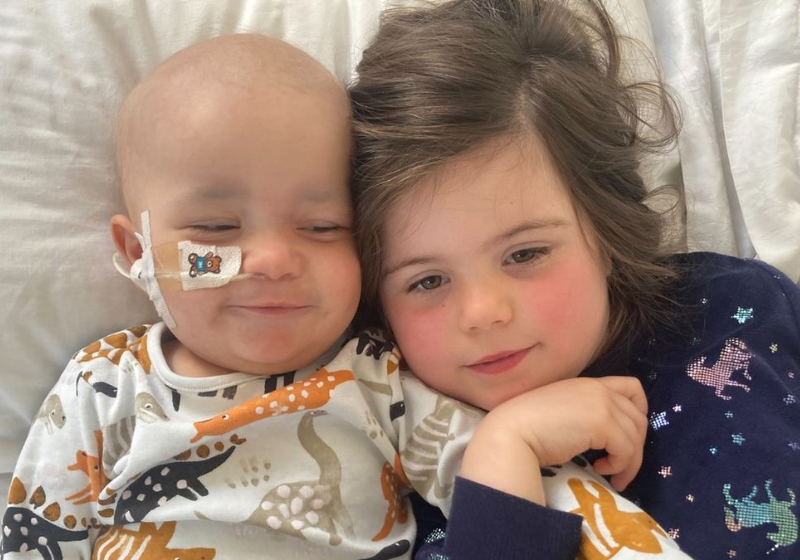 A menina doou células-tronco para salvar a vida do irmão, que tinha leucemia - Foto: arquivo pessoal