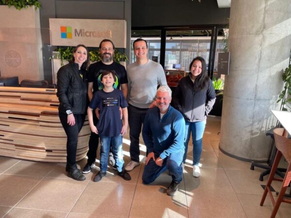 A visita de Lucas à empresa Microsoft em São Paulo, foi um presente de aniversário dos pais. Foto: Arquivo Pessoal