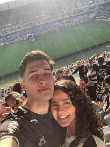 Casal no jogo do Atlético-MG — Foto: arquivo pessoal 