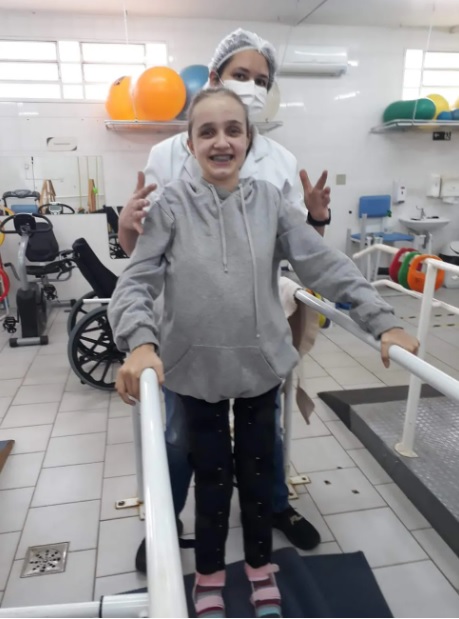 Para a dança do grande dia, Kamila ficou meses fazendo fisioterapia para não sentir dores nas pernas e nos ombros. Foto: Arquivo Pessoal