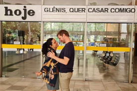 Para montar o cenário que atende a diversos clichês cinematográficos, ele contou com ajuda da gerência do cinema, mas também de alguns amigos. Foto: Arquivo Pessoal
