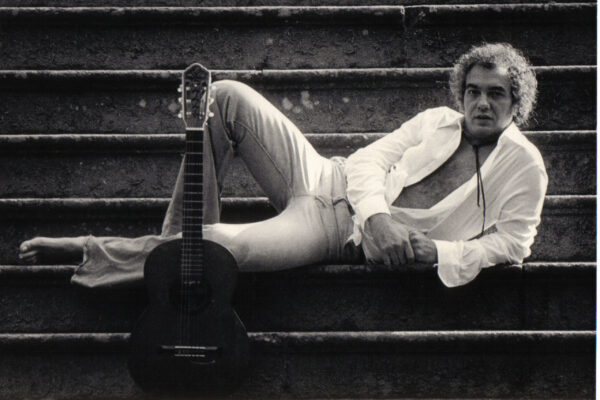 Quando jovem, Erasmo era considerado o "bonitão da Jovem Guarda" - Foto: reprodução