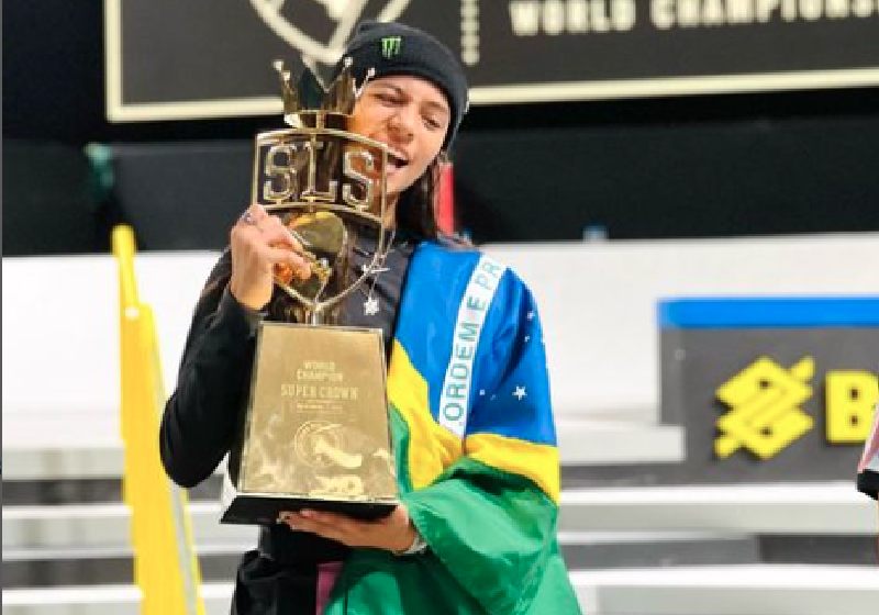 "No Topo do Mundo", comemorou Rayssa Leal ao vencer o mundial de Skate no Rio de Janeiro - Foto: reprodução / Instagram