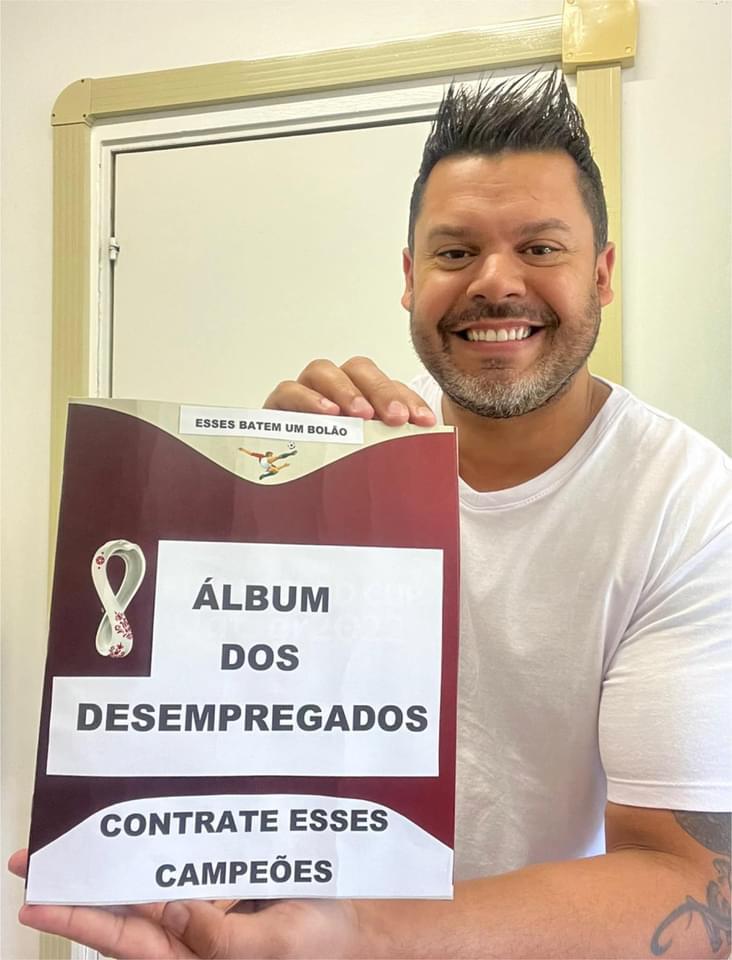 Kaká D'Ávilla e o album dos desempregados que criou - Foto: divulgação