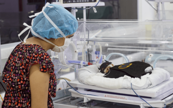 Bebê prematuro recebe fantasia de Batman - Foto: HGF