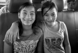 A decisão de separar as filhas ainda bebês foi de uma mãe desesperada. Foto: Reprodução