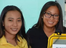 Hoje, adultas, nunca mais se desgrudaram. Foto: Reprodução