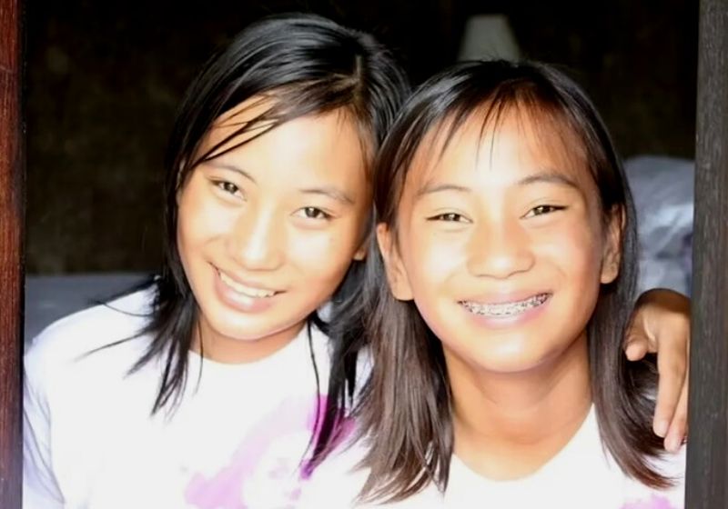 A história das duas é contada no livro “Irmãs em algum lugar: uma história sobre adoção, identidade e o significado”, da escritora Erika Hayasaki. Foto: Reprodução
