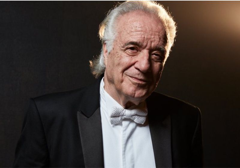 Foram 24 cirurgias para o maestro João Carlos Martins não deixar sua paixão pelo piano para trás. Foto: Reprodução/internet