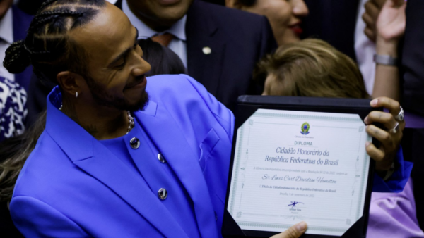 Lewis agradeceu a homenagem - Foto: Câmara dos Deputados