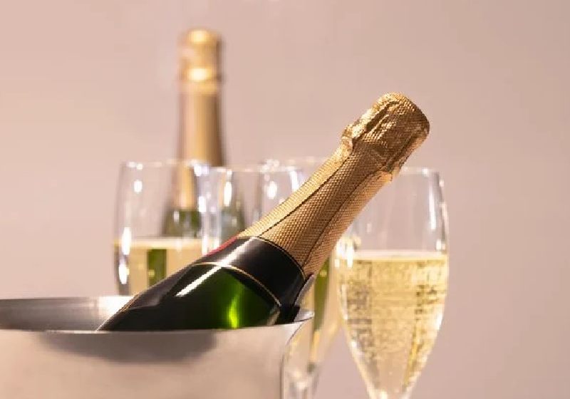 Os primeiros espumantes do Top 10 são franceses, mas tem 3 brasileiros eleitos no mesmo ranking 2022 - Foto: Shutterstock