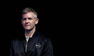 O escolhido foi o inglês John McFall, medalhista paralímpico de 41 anos e cirurgião ortopédico. Foto: Reprodução/Internet