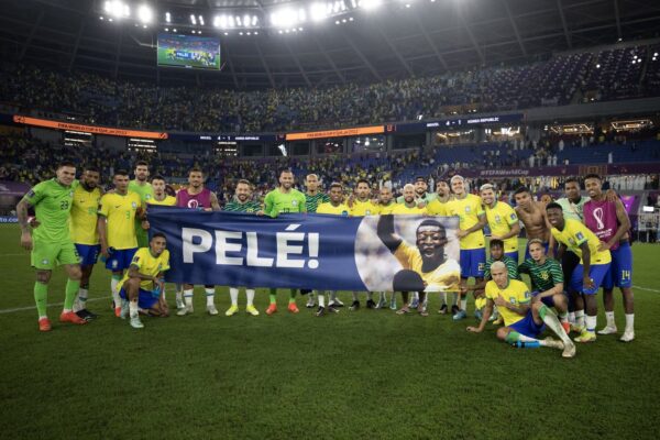Jogadores fazem homenagem a Pelé - Foto: reprodução