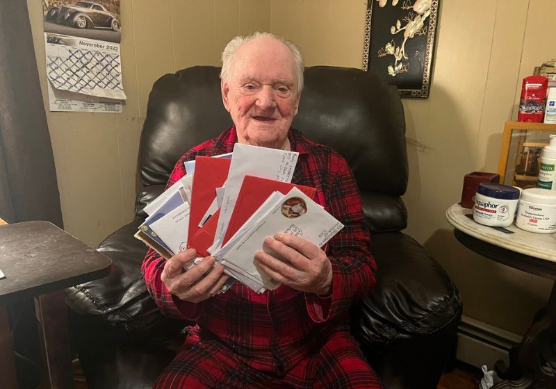 O apelo para ajudar a levantar ânimo do idoso viralizou com mais de 160 mil compartilhamentos! Foto: Wjar