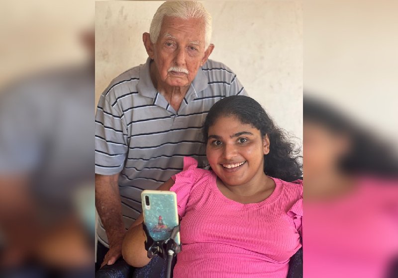 O avô maquiador aprendeu assistindo tutoriais nas redes sociais - Foto: arquivo pessoal