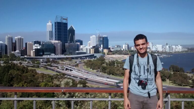 O brasileiro que está na lista da Forbes fez estágios no exterior - Foto: arquivo pessoal