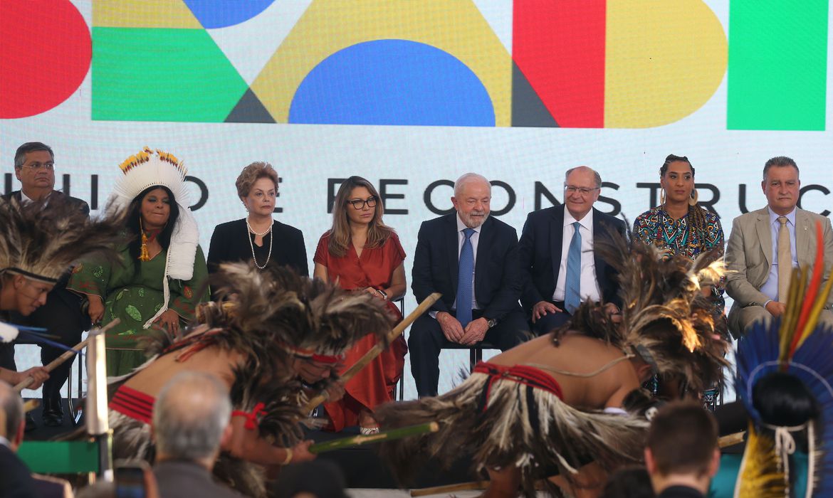 Lula sanciona lei que equipara crime de injúria racial ao racismo, com pena de reclusão de até 5 anos - Foto: Valter Campanato / Agência Brasil 