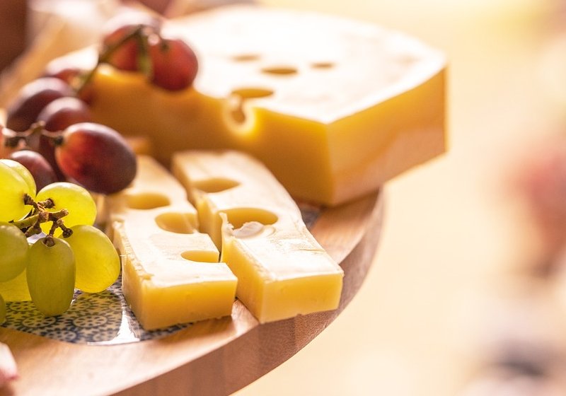 A pesquisa quer descobrir se é verdade a velha crença de que comer queijo antes de dormir provoca pesadelos - Foto: Mariya Muschard / Pixabay