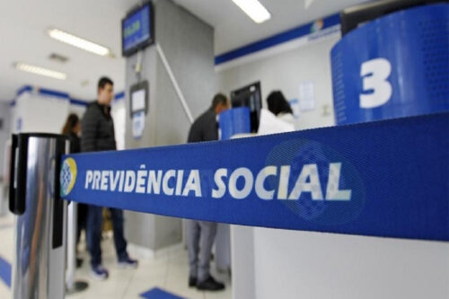 O acesso ao Meu INSS pode ser feito por celular ou computador - Foto: reprodução