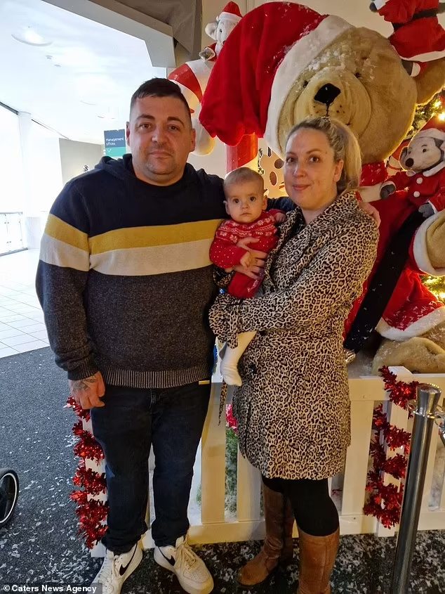 Os pais da bebê - Foto: Caters News Agency