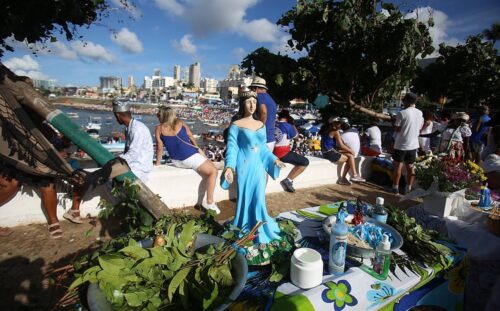 A festa do Rio Vermelho, em Salvador, é considerada a mais tradicional do Brasil - Foto: Tiago Caldas
