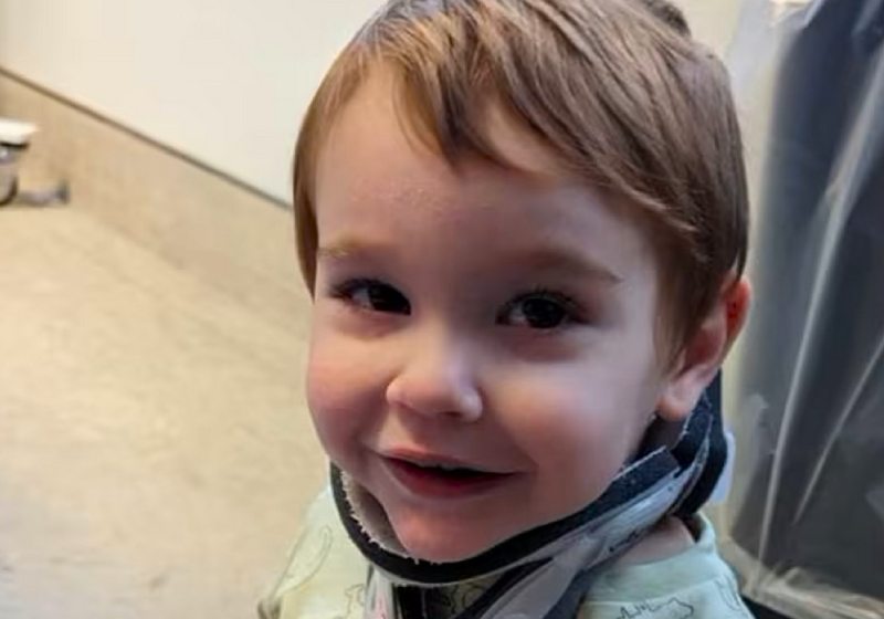 O menino caiu na piscina e chegou ao hospital com morte legal, mas a equipe trabalhou durante 3 horas e ele foi ressuscitado - Foto: Gillian Burnett