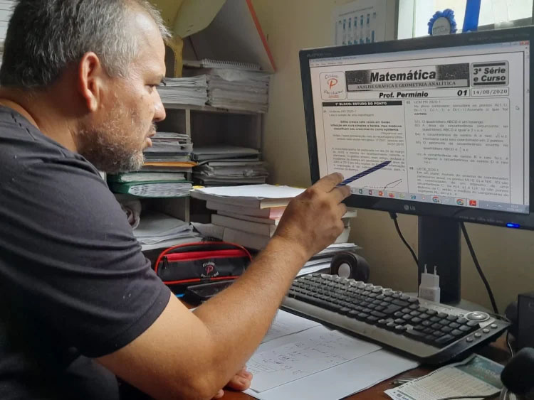 Aluísio conseguiu estudar com bolsa em cursinho particular e passou em Medicina - Foto: TV Anhanguera