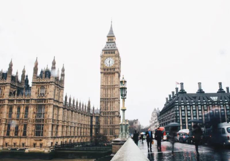 O Reino Unido está com novas medidas para atrair trabalhadores do mundo todo! - Foto: Unsplash