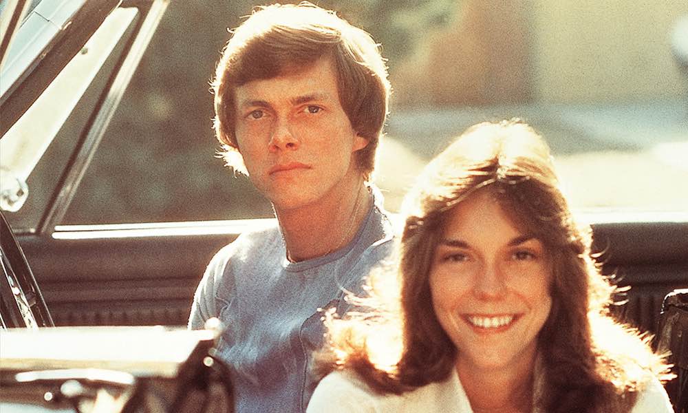 Karen Carpenter e o irmão e parceiro Richard Carpenter nos anos 1970 - Foto: divulgação 