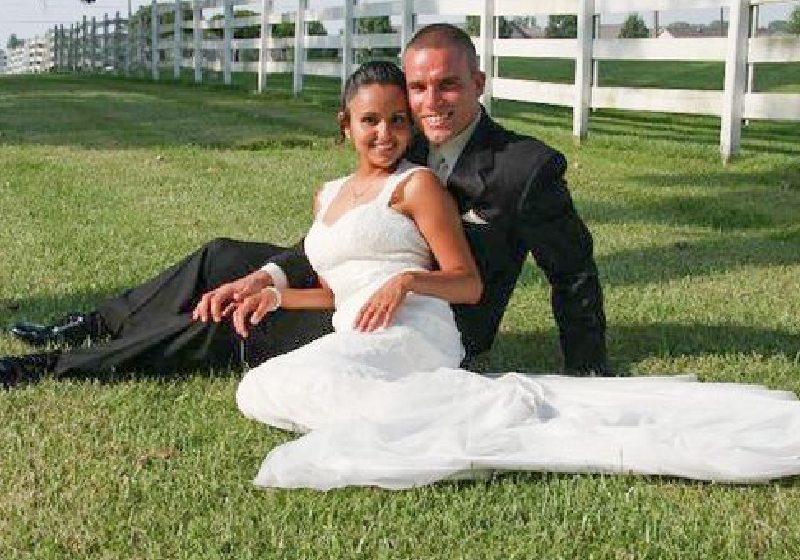 Brenda mandou mensagem para número errado e chegou no telefone do Isaiah Stearns. Começava uma linda história de amor. Foto: Brenda Stearns / SWNS