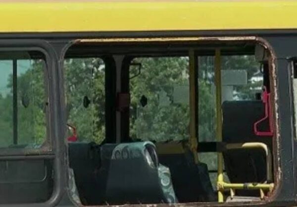 Os 35 estudantes do IFSP saíram com pressas pelas saídas de emergência em busca de ajuda. - Foto: Reprodução/EPTV