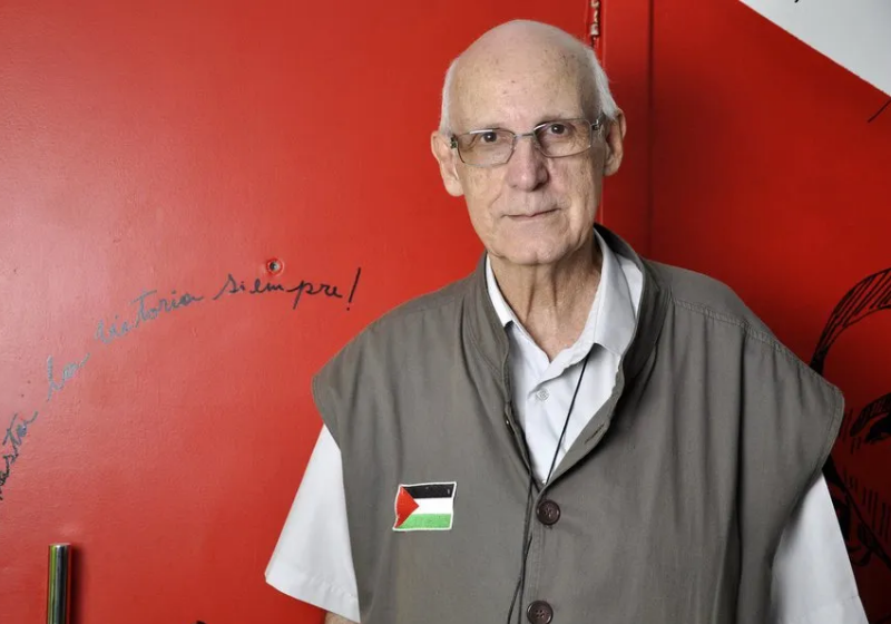 Padre Julio criou o programa de moradia e vai ajudar famílias sem teto. - Foto: reprodução