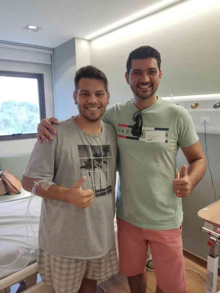 Após o transplante de rim, os primos passam bem e já começaram a comemorar a vida - Foto: arquivo pessoal