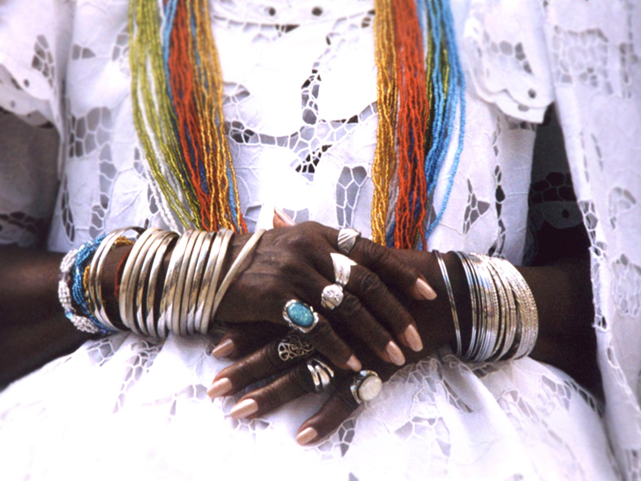 As religiões de matriz africana são cultuadas no Brasil desde o século XVI, trazidas da África pelos negros, escravos, arrancados de sua terra para este país - Foto: reprodução / EOL