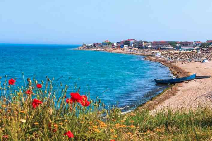 Vama Veche Beach, na Romênia, o país mais barato para conhecer na Europa - Foto: dailytravelpill