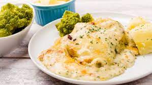 Filé de Tilápia assado é outra opção para substituir o bacalhau - Foto: TudoGostoso